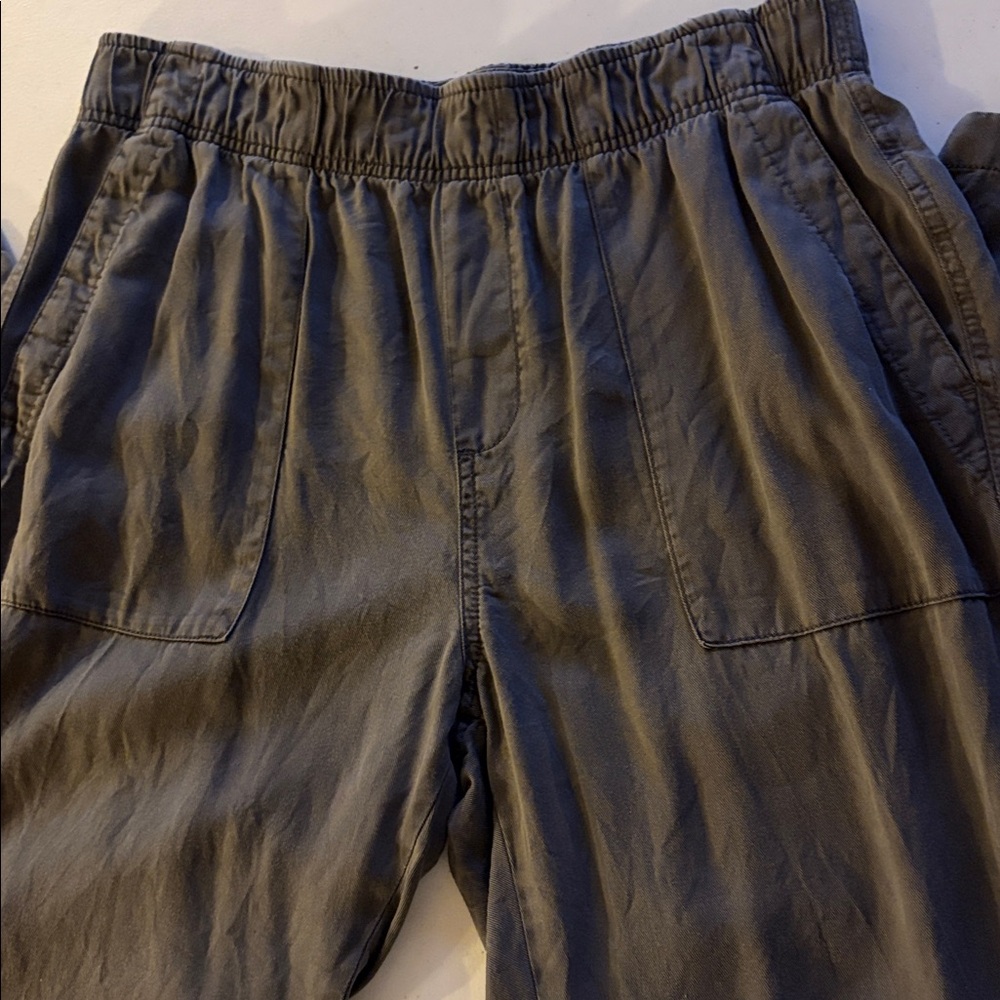 Like New GAP pull on pants women’s size large